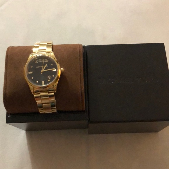 Micheal kors Watch - Picture 2 of 3